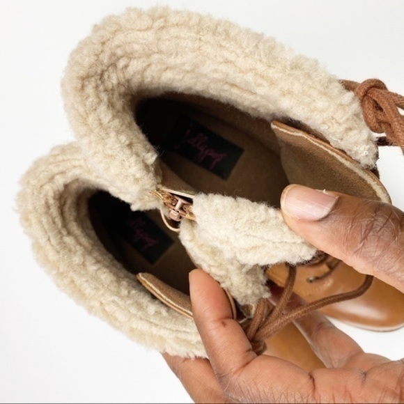 Cognac brown booties with Sherpa lining trim - Picture 15 of 16
